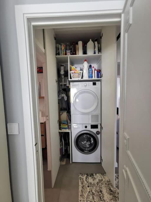 European Heart 2-Bedroom Flat. Βρυξέλλες Εξωτερικό φωτογραφία