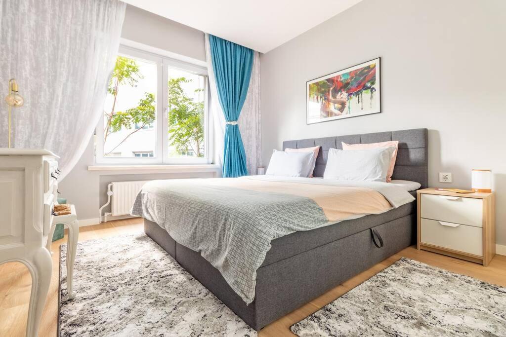 European Heart 2-Bedroom Flat. Βρυξέλλες Εξωτερικό φωτογραφία
